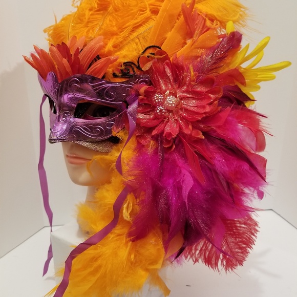 917 One-of-a-kind Mardi Gras mask - Picture 2 of 2